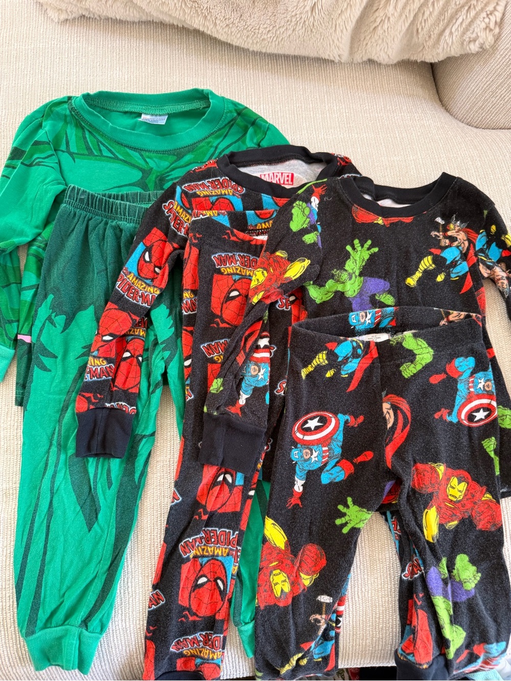 Bundle of three Marvel pajama sets - hulk, spider man, avengers - 3T